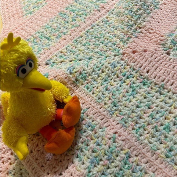 Baby blanket. Hand crochet. Soft pastel colors. - Picture 2 of 9